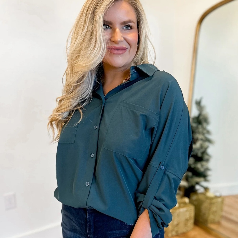 NWT Andree By Unit Long Sleeve Button Down Teal Top Size Small